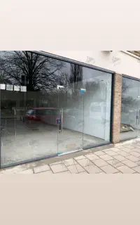 کرکره برقی و شیشه سکوریت میرال