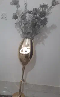 گل و گلدان