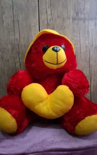 عروسک خرس قرمز