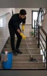 نظافت منزل و راه‌پله‌ . اداره