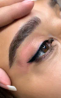 خدمات و آموزش تخصصی آرایش دائم