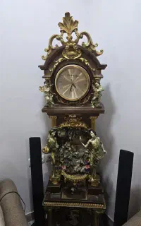 ساعت ایستاده کاملا سالم سه تکه جدامیشه
