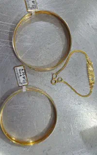 النگوی طلا و دستنبند دخترونه