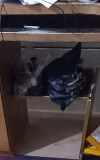 میز تلویزیون قدیمی و میز کامپیوتر