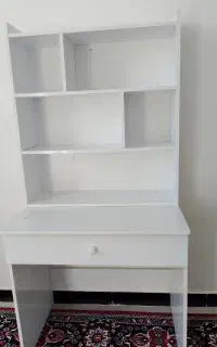 میز تحریر کتابخانه دار