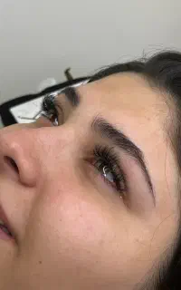 خدمات اکستنشن مژه و لیفت ابرو