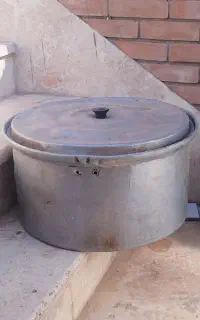 قابلمه بزرگ قدیمی محکم