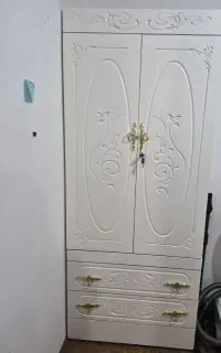کمد و جاکفشی