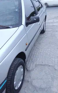 پژو 405 86 در حد ماشین شهرستان بوده