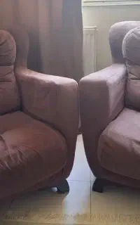 یک جفت مبل راحتی