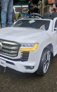 ماشین شارژی تویوتالندکروز۴موتوره