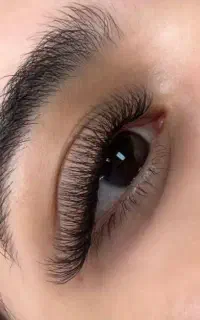 اکستنشن، لیفت و لمینت مژه با تخفیف ویژه.