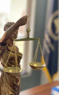 وکیل متخصص و وکالت تخصصی