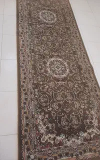 فرش کناره یک متر در ۳ متر گردویی رنگ  طرح زیبا