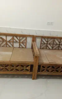 نیمکت چوبی