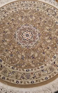 قالیچه گرد در حد نو
