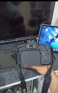 دوربین canon 750D