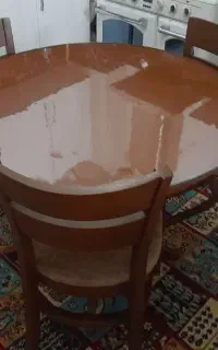 میز غذا خوری سه‌نفره