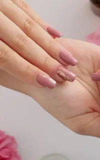 دنبال ناخن کاری به اسم نفس ام.5میلیون شیرینی میدم