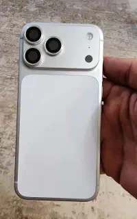 آیفن ۱۷ سفید