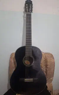 گیتار و هنگ درام‌ مشکی