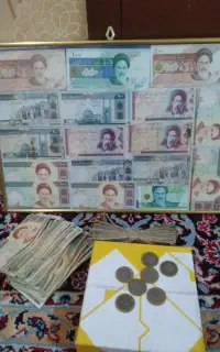 اسکناس در قاب و عادی قدیمی