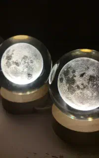 سه عدد گوی با طرح ماه و کهکشان