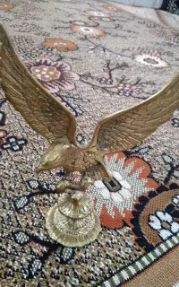 دکری عقاب برنجی فروشی