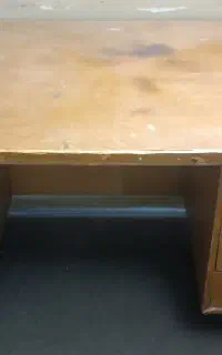 میز کار چوبی بسیار محکم کشودار