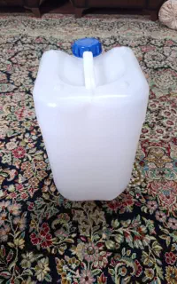 تعدادی گالن 20لیتری
