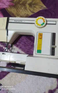 چرخ خیاطی تویوتا ژاپن بسیار عالی چندسال کارکردم،
