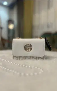 کیف سفید فندی