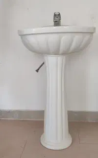 روشویی چینی با شیر