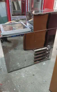 فالوده شیرازی با شربت آلبالویی یخ در بهشت