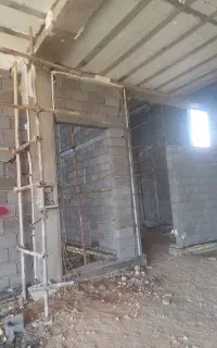 به یک نفر کارگر ایرانی یا اتباع جهت حمل مصالح