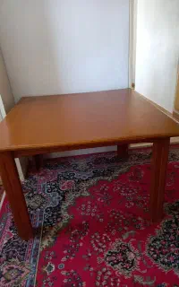 میز مربع تخت دونفره  میز گرد تلفن پاناسونیک