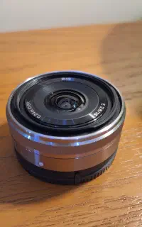 لنز 16mmسونیf2.8