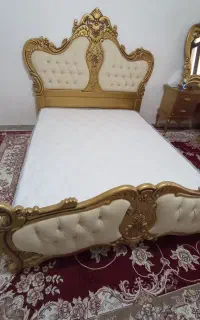 تخت خواب سلطنتی