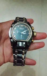 ساعت اینویکتا لاتی