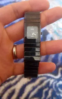 ساعت زنانه رادو سرامیکی  .  لطفا پیام بدهید
