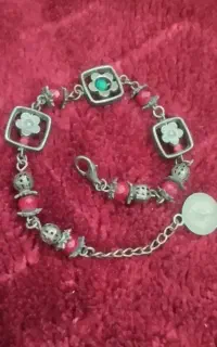 دستبند نگین دار برنز بسیار شیک و زیبا