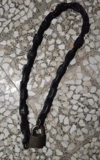 قفل و زنجیر
