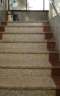 نظافت منزل راه پله و