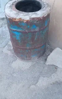 یک عدد تنور داخل بشکه بدون هیچ ایرادی فروش میرسد