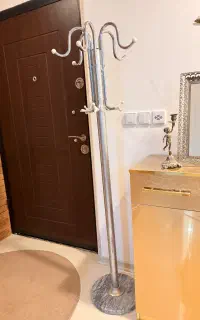 چوب لباسی ایستاده