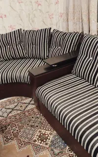 مبل ال 9نفره با میز عسلی  با یک صندلی اضافی