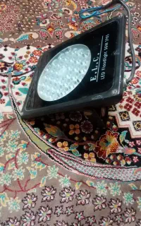 یک عدد پرژکتور خیلی قوی رنگ سبزسالم سالم