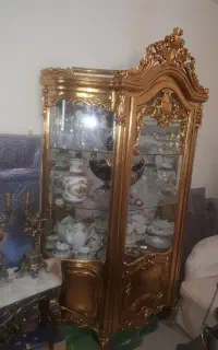 بوفه ورق طلایی‌