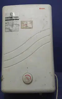 آبگرمکن دیواری برقی.