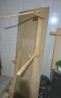 تخت خراب پایه شکسته